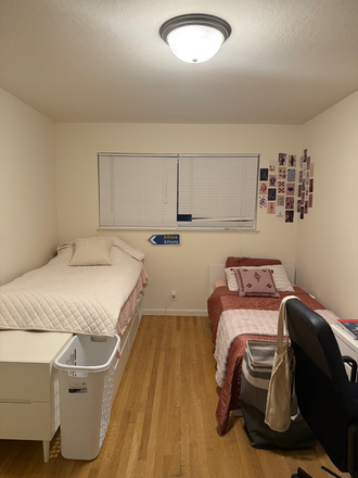 Big room: We are looking for a roommate for this one! - 10-min walk from campus apartment on Channing + Fulton