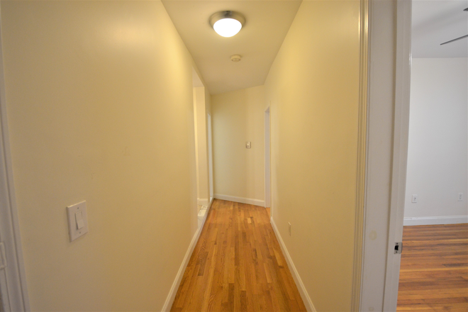 . - AWESOME 1 bed split (2 bedroom) on Haviland St.- Avail 9/1 Apartments