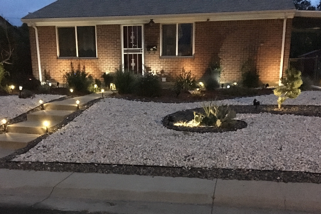 Front at dusk - ANSCHUTZ CAMPUS - A 10 MINUTE WALK!!! House