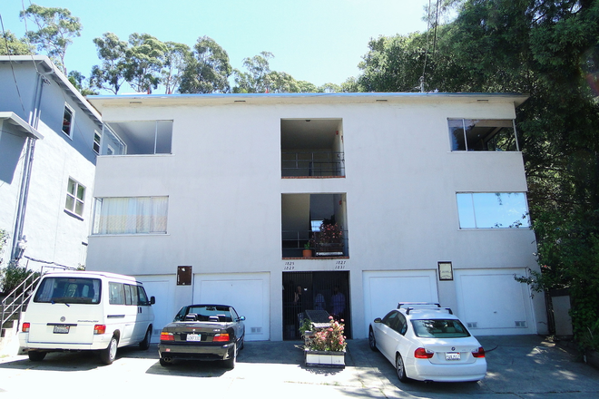  - Sunny 2nd floor apt with a view near Northside of UC Berkeley