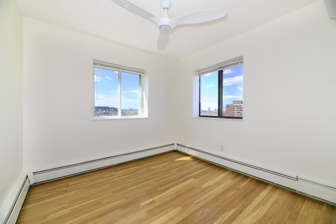 bed - Upscale 2 bed 1 bath, In Unit Laundry!!! Apartments