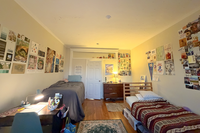Bedroom facing door - Summer Room Close to Campus, room available to 2