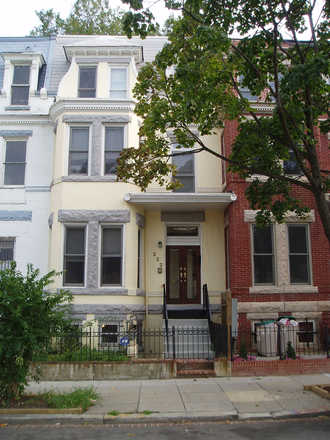 Front of house - Large Grouphouse close to Georgetown Law and John Hopkins