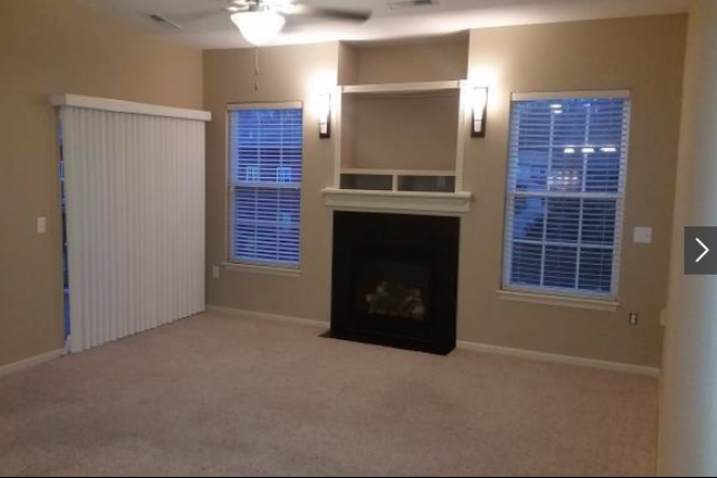 Great room with fireplace, open floor plan - WALK TO UIHC, DENT, LAW, MED:  627 GRANDVIEW CT Condo