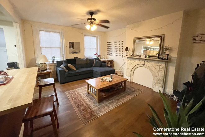 . - Large 5 bed 2 bath Duplex, W/D in unit, Central AC Apartments