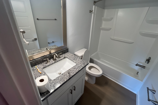 Bathroom - Apartment 6