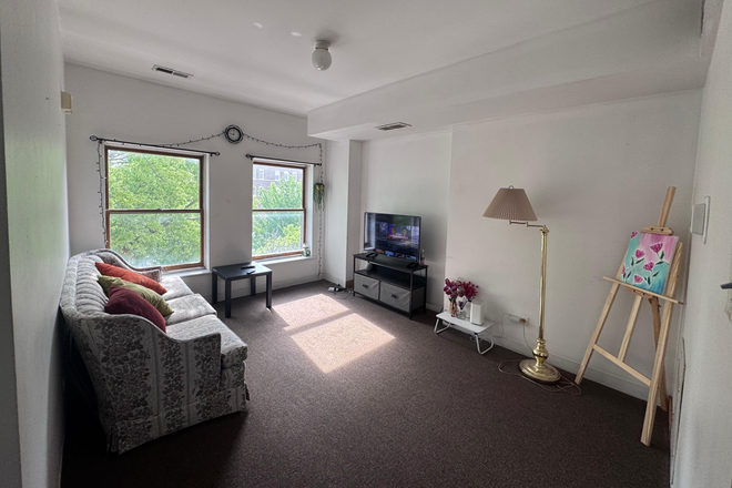 Living room - 3 Bed and 1 Bath Apartment