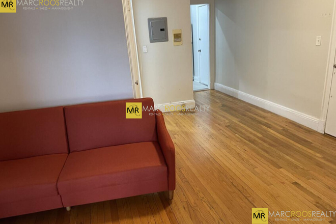 Livingroom - CLEVELAND CIRCLE 3 BED ON CHESTNUT HILL AVE MOVE ***AUGUST 1ST *** Apartments