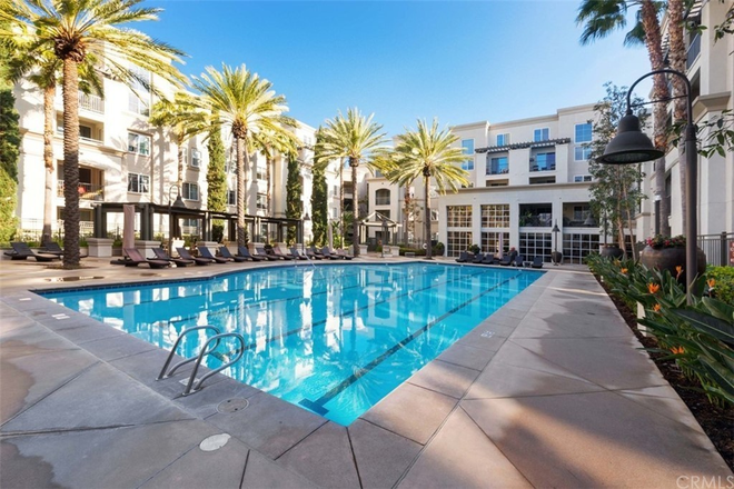 Pool - Luxury Living Near UCI Medical Complex and UCI Campus - Walking distance to UCI Health and CHOC