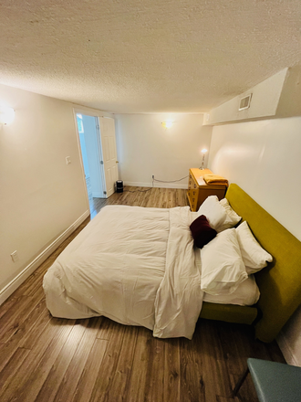bdrm - 1 Bdrm Private Apt. Close to Subway