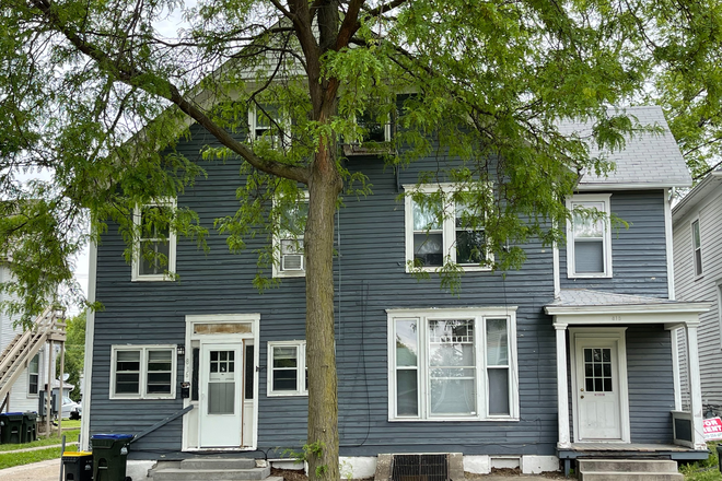 Exterior - One, Two, and Five Bedroom Units Free Parking and Internet