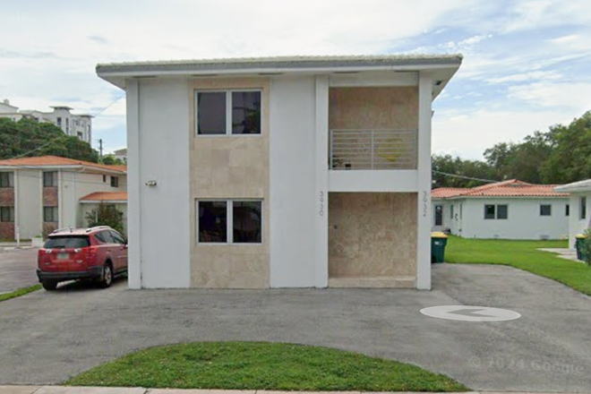 3932 Ponce De Leon Front - NEW MODERN DUPLEX CLOSE TO UNIVERSITY OF MIAMI CAMPUS Duplex