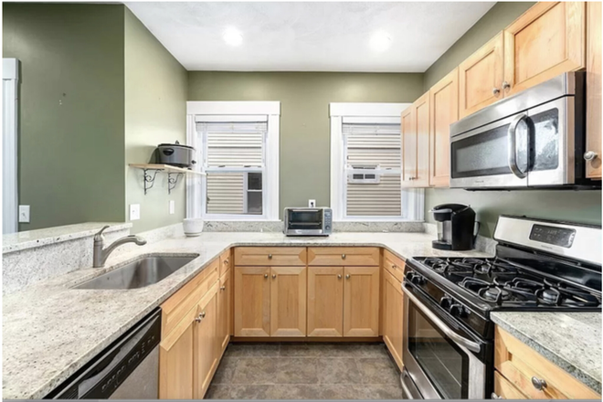 - - 4 BED / 2 BATH – 85 YALE ST MEDFORD – MOVE-IN 09/01/2026 Apartments