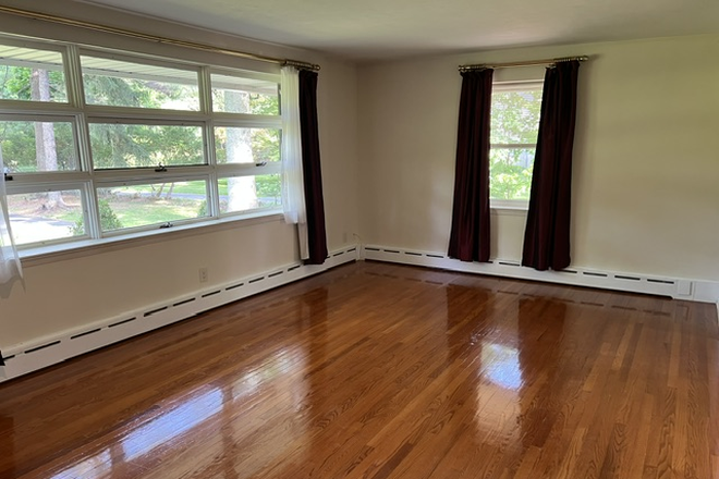 Living Room - Unfurnished rooms in shared home-Carter Rd-Princeton