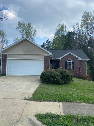 Photo - 940 Sandstone House