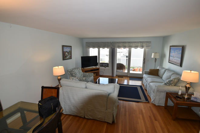 Living Room - 20 Oceanside Place Narragansett, RI Apartments