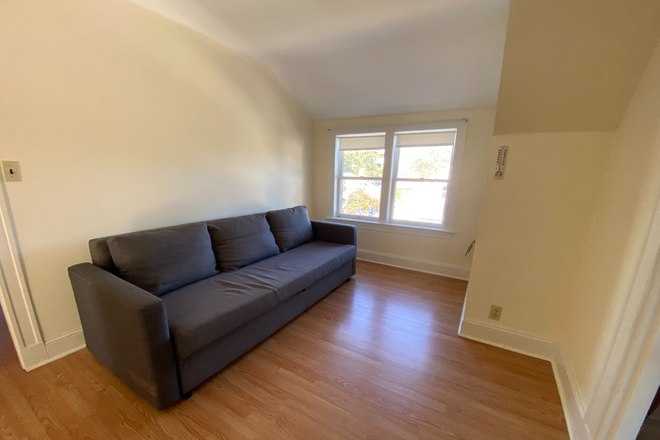 x - LARGE 1 BED 1 BATH - AVAILABLE JAN 1 Apartments