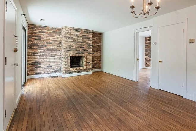 Living Room - Private bedroom in 3 bed 2 bath Apartment