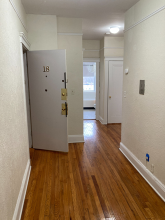 Visit hubrealtyproperties.com - Giant 1 bedroom, in lovely building, in Brighton near BC shuttle Apartments