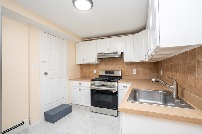 kitchen - Unfurnished 1BR duplex-Route 27-Kendall Park Duplex