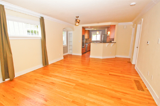 Photo - 2019 S Franklin St Apartments