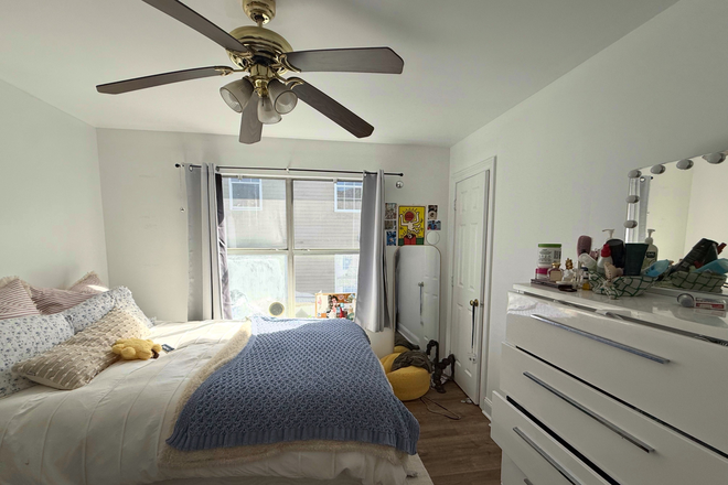 Bedroom - 834 BROADWAY! – 4 Bedrooms | Just a Few Steps Away From Campus, Bars, & Frats! Apartments