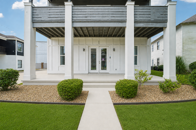 Photo - 4BR/4.5BA Apartments