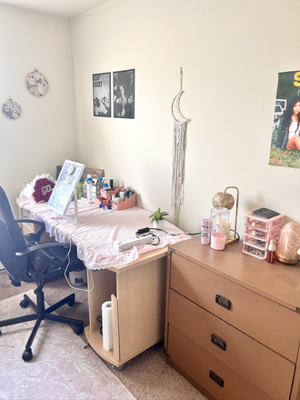 bedroom - Townehouses of Amherst Summer Lease