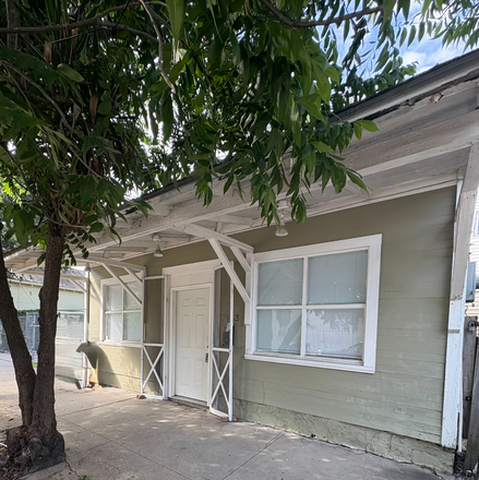 Double screen door - AVAILABLE NOW!