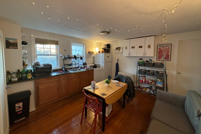 Shared Kitchen - Room in shared 2BR apt-Spruce St-Princeton