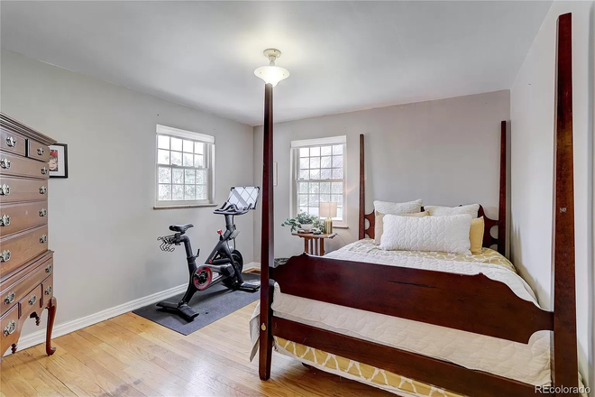 Bedroom for rent - Sunny, Spacious & Central to CU Denver and Anchutz— Quiet Room in Prime Spot House
