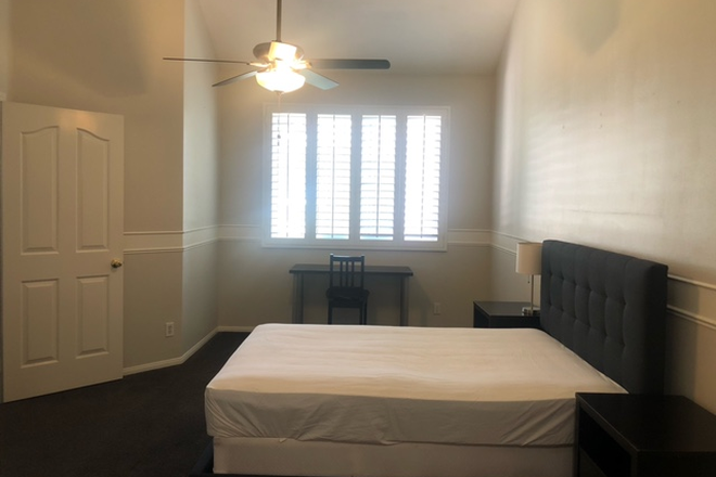 Master bedroom - Private Rooms in Tustin condo for Rent -Near the Irvine Marketplace $1090 to $1800