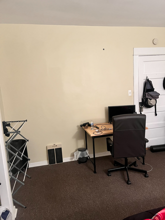Bedroom - Spacious Room: Summer Sublet (June 16 Start-FLEXIBLE) House