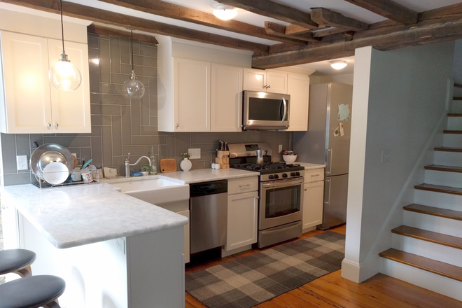 kitchen - Spacious, comfortable, and renovated 2 BR /1 1/2 BA in renovated historic home