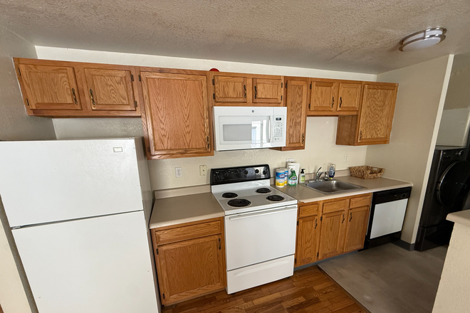 3 - AVAILABLE AUGUST 2026: 961 16th St #8 Condo