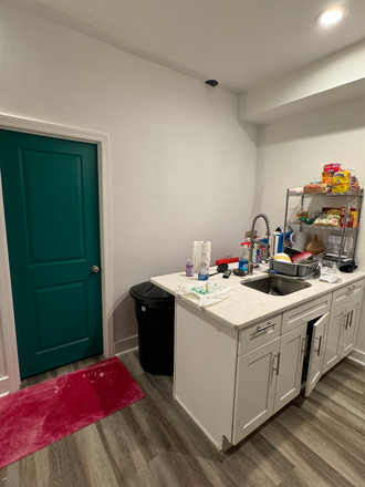 Common Space - 4 beds / 2 Bathrooms Townhome