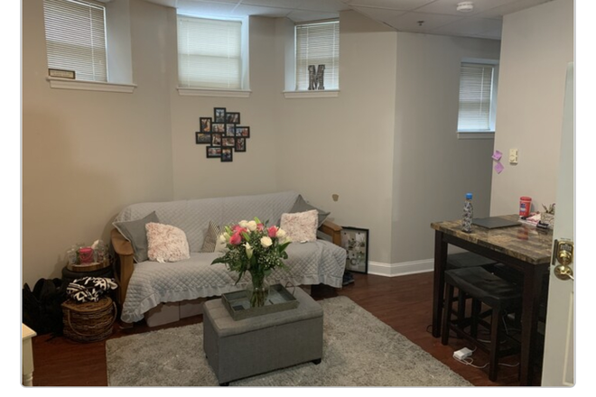 living room - Renovated 2 Bed / 1 Bath w/ ALL utilities included available 9/1/24!! Apartments