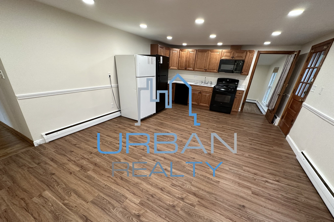 KITCHEN - ***NOW RENTING JUNIOR YEAR 2026-2027***  SINGLE FAMILY ON KIRKWOOD, 2 FULL BATHS, NEW KITCHEN !! House