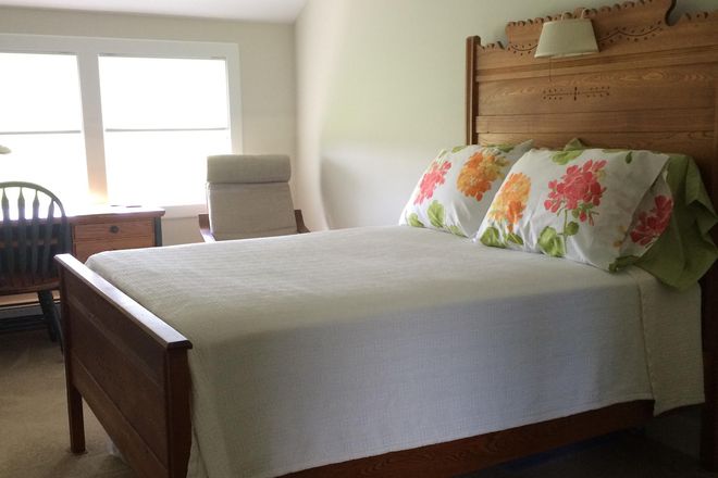 Bedroom with western views - Sunny Private Room and Full Bath in Beautiful Charlotte, VT