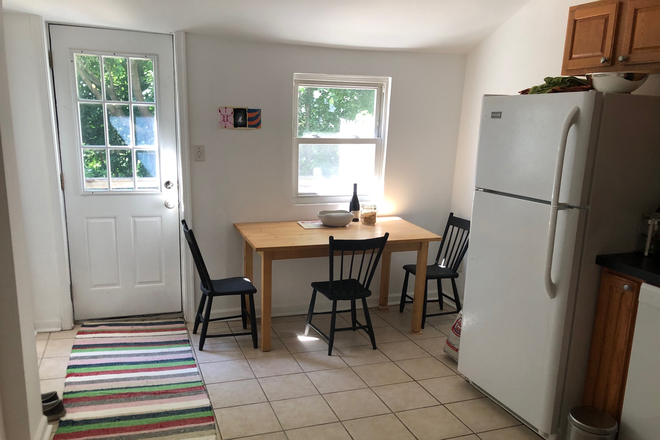 Kitchen - Townhouse close to campus and Main Street in Manayunk