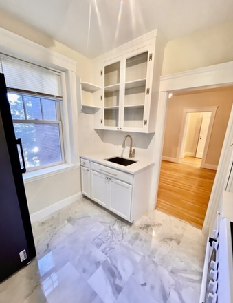 kitchen - *NO BROKERS FEE!* Studio/1 Bath w/ Heat&Hot Water Inclu.! Next to Campus! Apartments