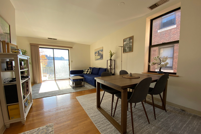 1 - NO FEE!!! GREAT LOCATION 1 bed on Gainsborough St with private deck