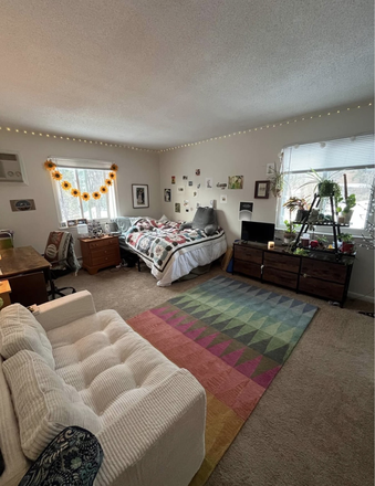 available bedroom - Rolling Green Apartments