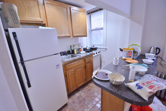 Kitchen - 2 bed SYMPHONY RD - Heat/HotWater INCLUDED! Apartments