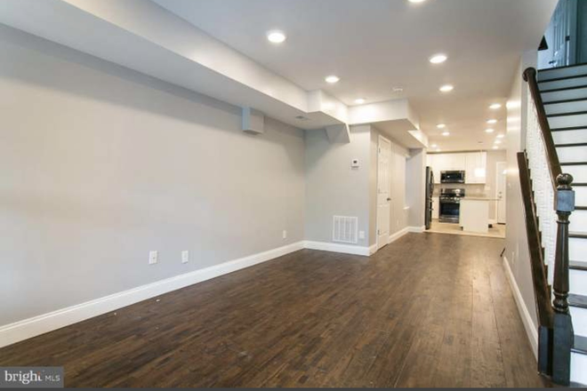 Lounge area - Beautiful townhouse (newly renovated) close to Homewood campus and Downtown Baltimore