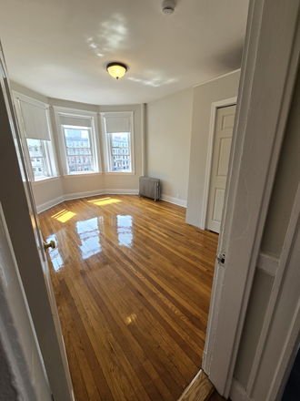 1 - Fantastic Sept 2025 Allston Apartments | Close to BC BU | Students OK | H & HW included