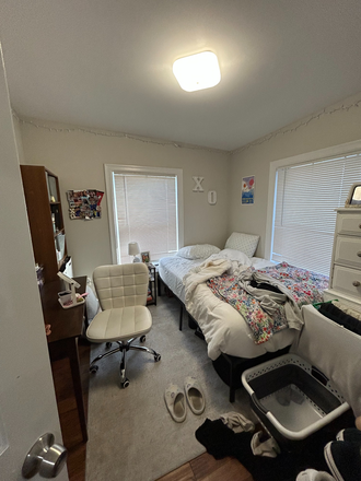 Bedroom - 5 Bed Available 9/1/26! *CONTACT NOAH 603-470-8181 Apartments