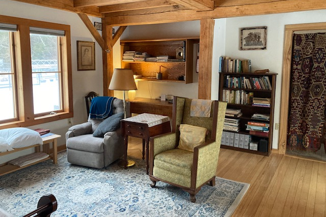 livingroom - Rural, fully furnished attached studio apt with direct access to hiking trails