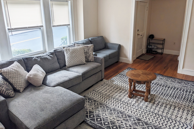 Living Room - Private Bedroom in 4 bed/1 bath Apartment $1050 No Fee