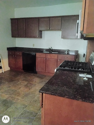 Updated kitchen - 1816 Dayton Avenue - Spacious and Charming student housing updated 3 Bedroom plus loft Duplex